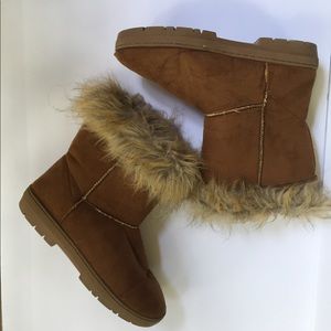 🔴 BOGO: Brown Faux Suede Boots